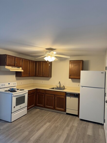 12 E Side Dr Unit 313, Concord, NH 03301