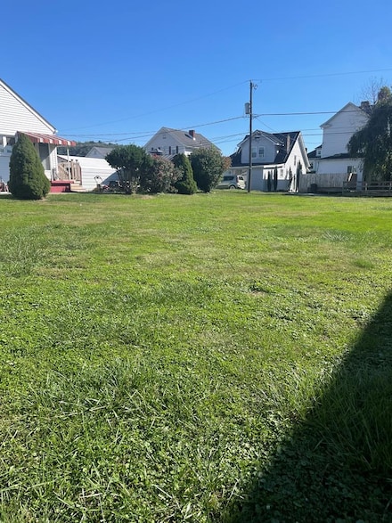1303 9th St, Moundsville, WV 26041