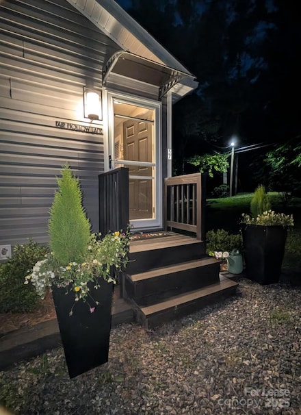 57 Fair Hollow Ln, Hendersonville, NC 28792