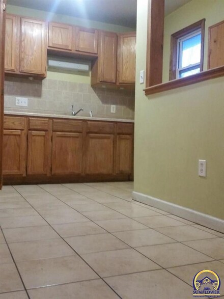 3612 SE Humboldt St, Topeka, KS 66605