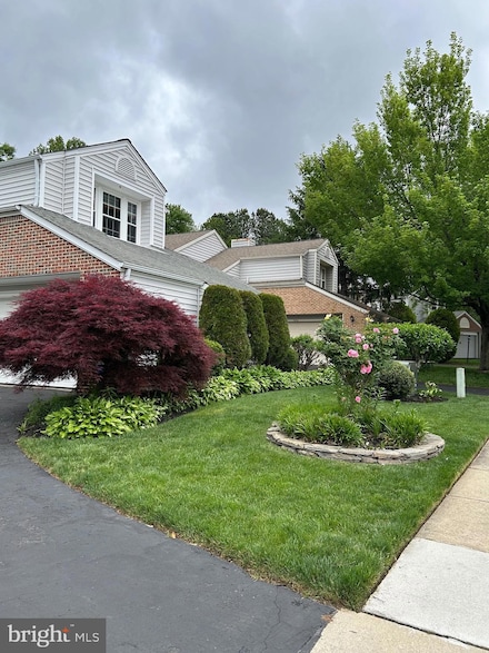 7458 Cross Gate Ln, Alexandria, VA 22315
