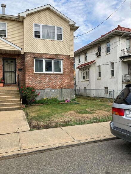 317 Beach 28th St, Far Rockaway, NY 11691