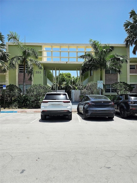 350 S Shore Dr Unit 8, Miami Beach, FL 33141