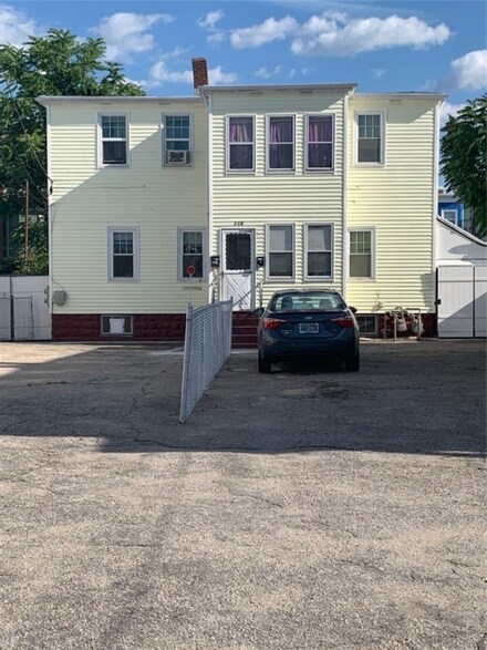 118 Mineral Spring Ave, Pawtucket, RI 02860