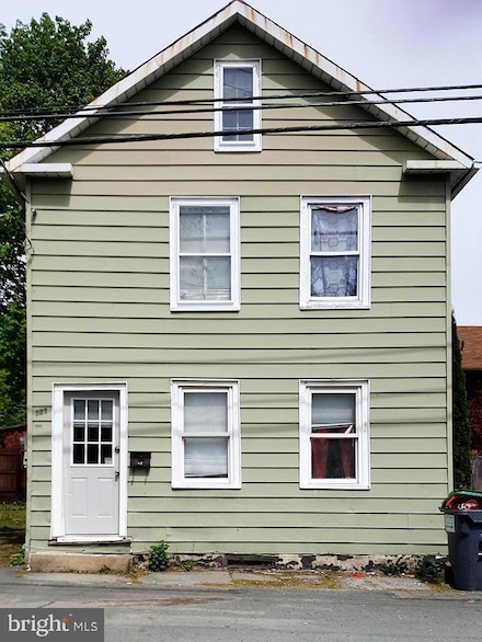 303 High St, Honesdale, PA 18431