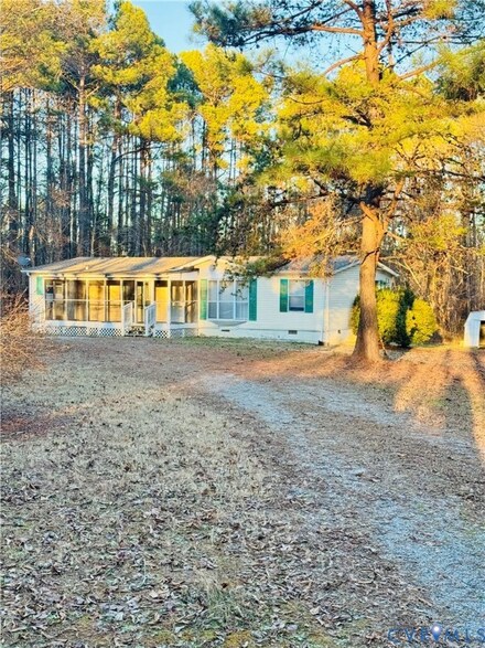 271 Walnut Hill Rd, Crewe, VA 23930