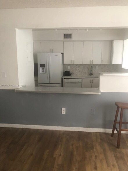 250 180th Dr Unit 108, Sunny Isles Beach, FL 33160