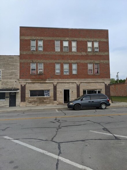 117 S Broadway St, Butler, IN 46721
