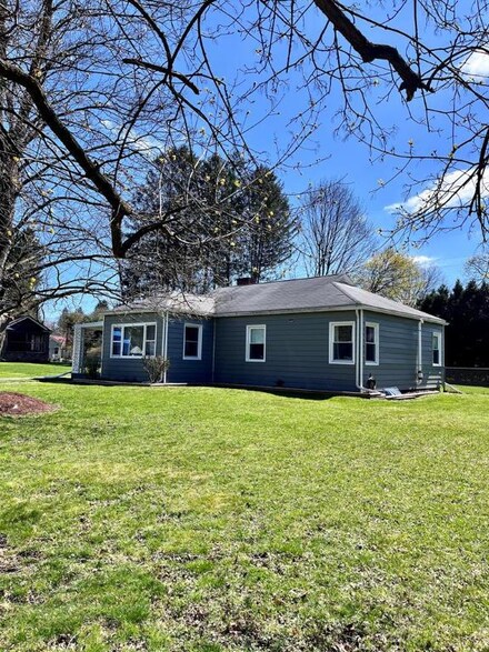 94 Curren Dr, Elmira, NY 14905