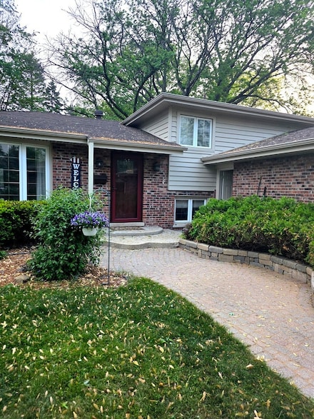 7930 Grant St, Darien, IL 60561
