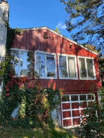 10 Edgehill Rd, Haverhill, MA 01830