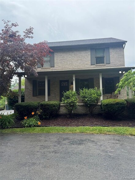 9801 N Ridge Rd, Plymouth, MI 48170