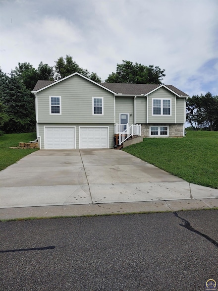 411 Turkey Run Cir, Oskaloosa, KS 66066