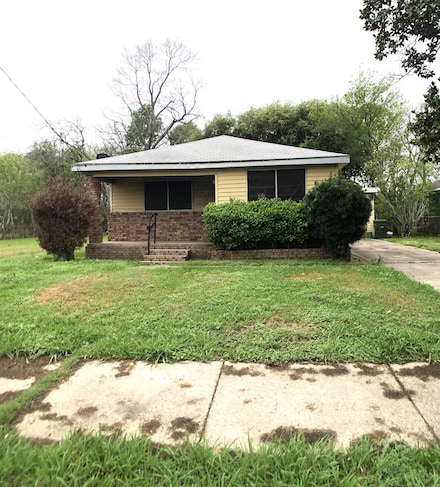 1317 Rev Raymond Scott Ave, Port Arthur, TX 77640