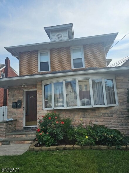 240 Copeland Ave Unit 2, Lyndhurst, NJ 07071