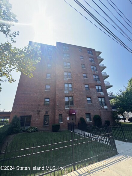 100 Colfax Ave Unit 5H, Staten Island, NY 10306