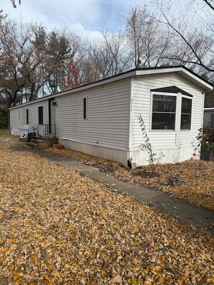 4514 Harris Dr, Poplar Grove, IL 61065