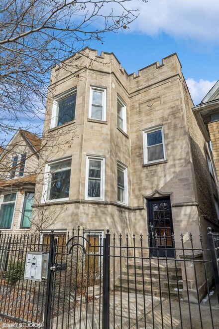 2913 N Sacramento Ave, Chicago, IL 60618