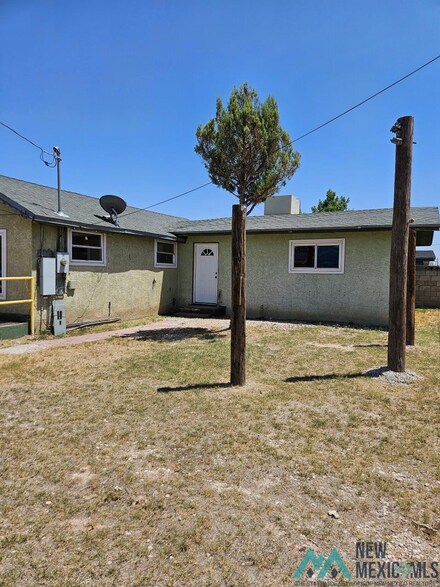 2415 Hudson St, Carlsbad, NM 88220