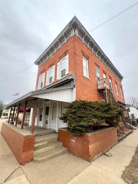 202 N Wisconsin Ave, Muscoda, WI 53573