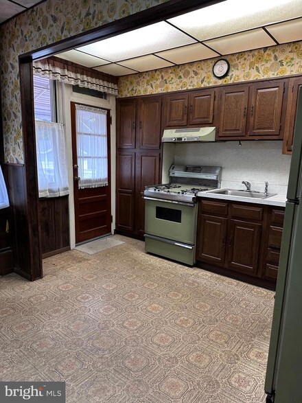 2857 N Congress Rd, Camden, NJ 08104