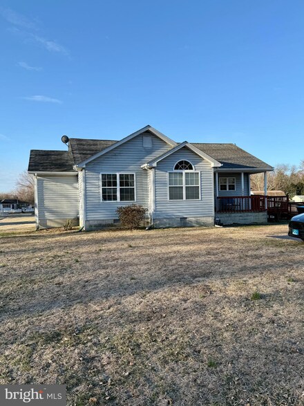 1024 Fence Post Ln, Viola, DE 19979
