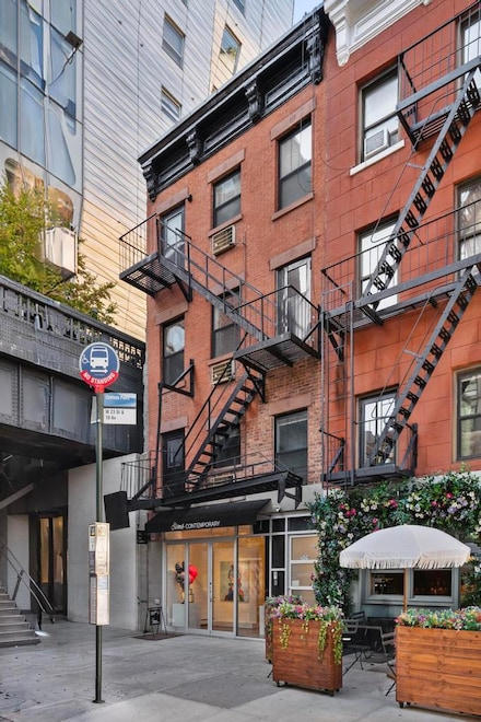 509 W 23rd St, New York, NY 10011