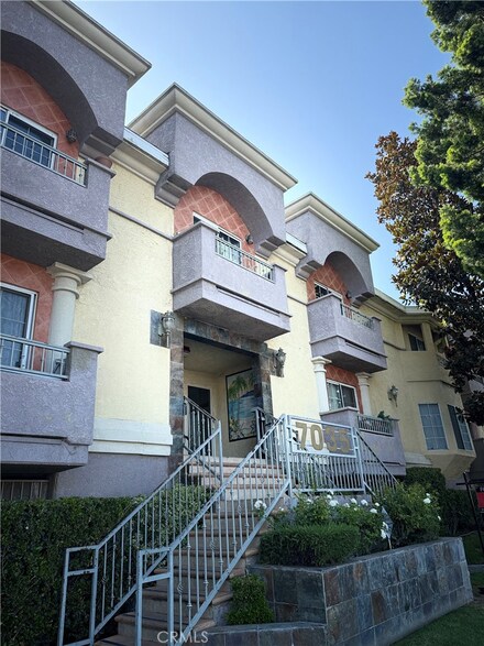 7035 Woodley Ave Unit 113, Van Nuys, CA 91406