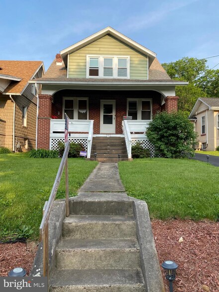 392 Mchenry St, Cumberland, MD 21502