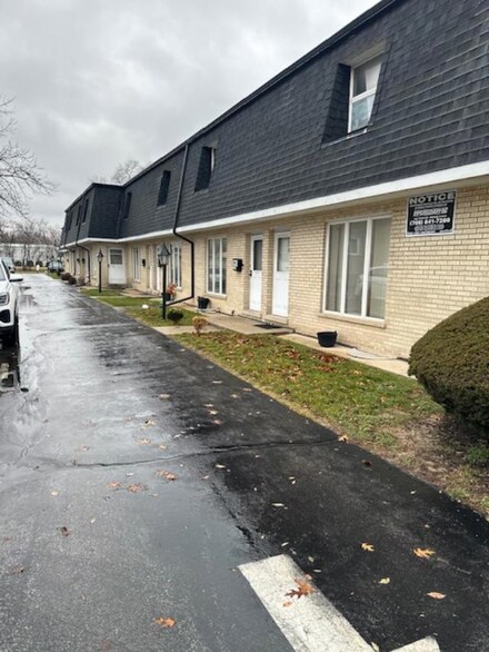 18356 Myrtle Ct Unit 2, Lansing, IL 60438