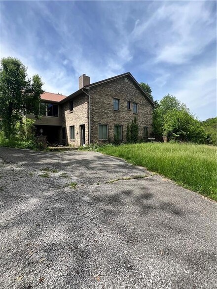 7631 High Jackson Rd, Charlestown, IN 47111