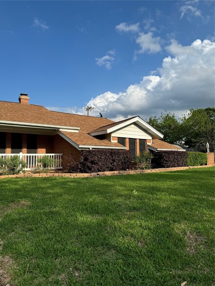 7509 Pebbleford Rd, Fort Worth, TX 76134