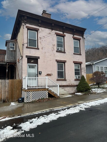 504 Washington St, Troy, NY 12180