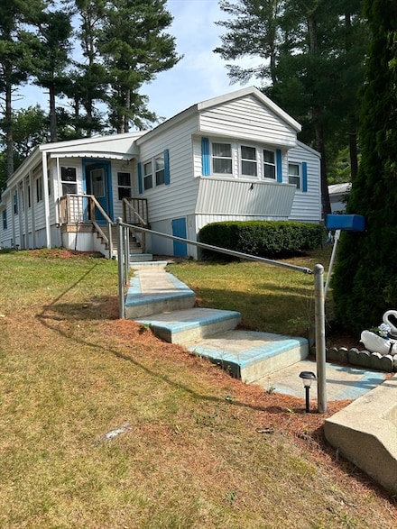 4 Forestdale Dr, Halifax, MA 02338