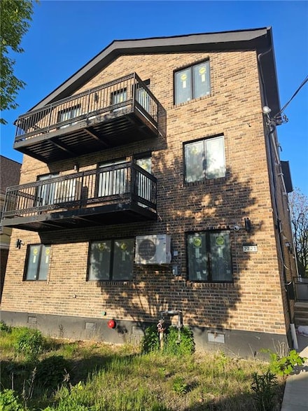 2721 E 21st St, Brooklyn, NY 11235