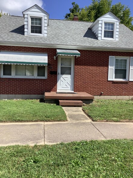 1026 Burt St, Springfield, OH 45505