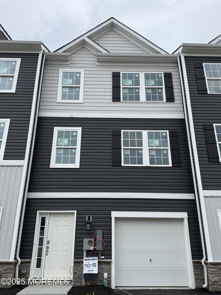 4 Bay Breeze Dr, Waretown, NJ 08758