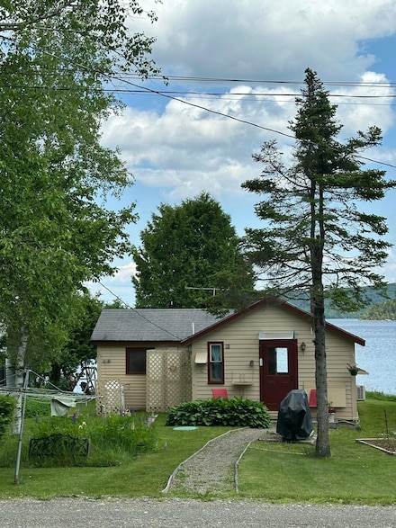 50 Forget me Not Ln, Orient, ME 04471