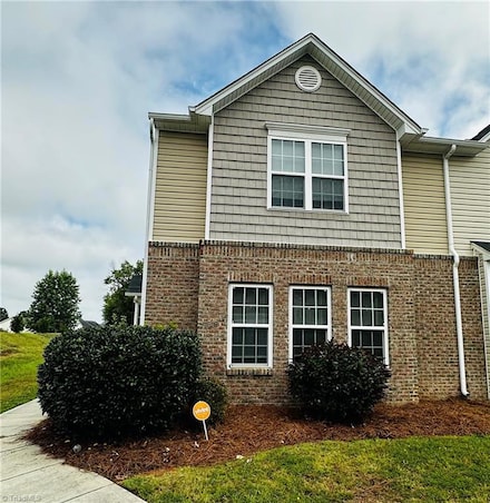 4248 Youngstown Dr, Greensboro, NC 27405
