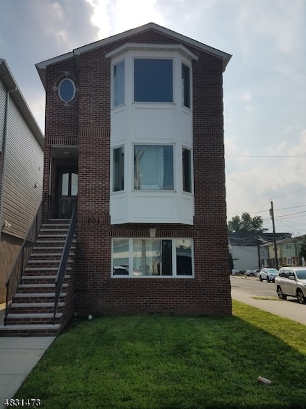 201 Manor Ave, Harrison, NJ 07029