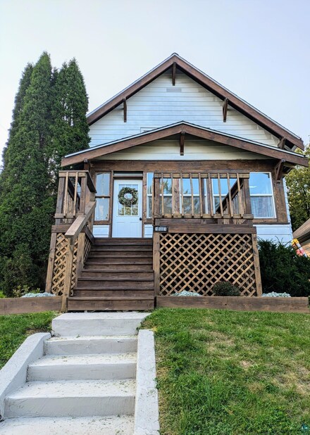 1501 Belmont Rd, Duluth, MN 55805