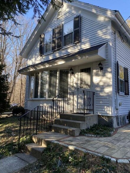 25 Springdale Ave, Dover, MA 02030