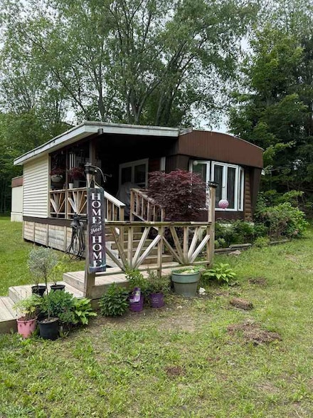 6515 Pincherry Rd, Charlevoix, MI 49720