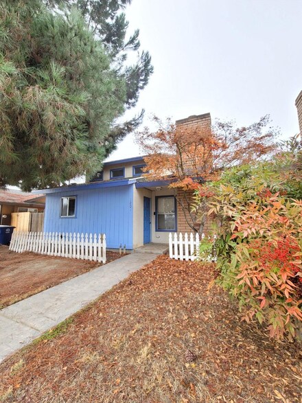 1201 6th Avenue Dr, Kingsburg, CA 93631