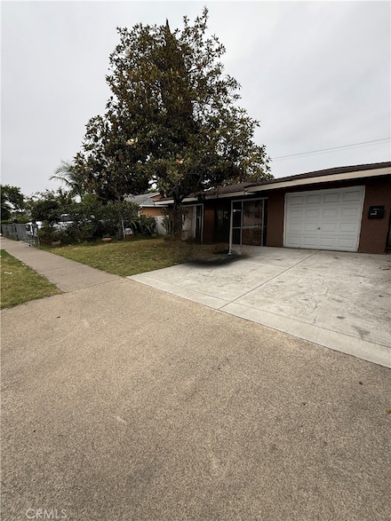 20816 Pioneer Blvd, Lakewood, CA 90715