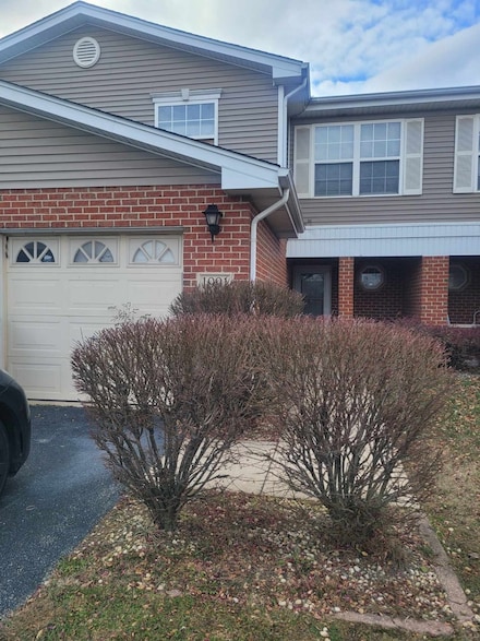 1991 Stonegate Dr, Calumet City, IL 60409