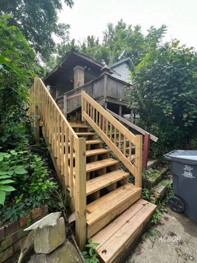 327 Elizabeth St, Nelsonville, OH 45764