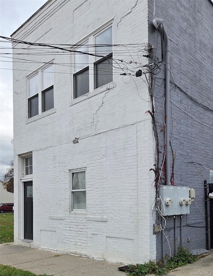 28 James L Burrell Ave, Hempstead, NY 11550