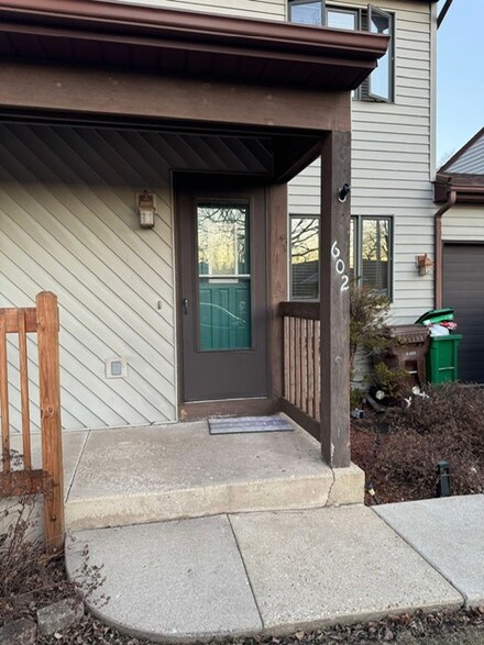 602 Killeen Ct Unit A2, Harvard, IL 60033