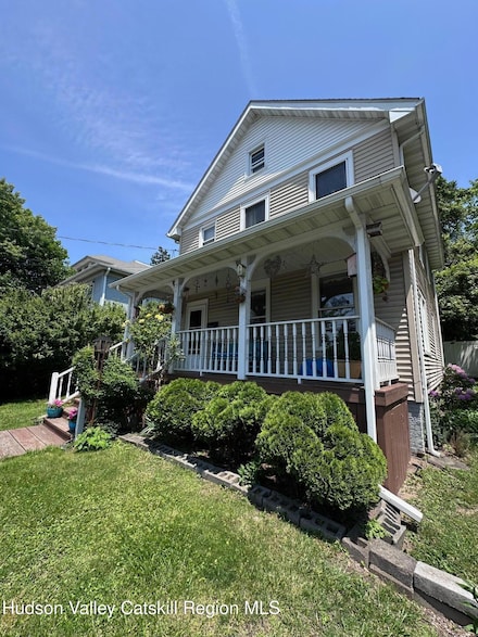91 Ulster Ave, Saugerties, NY 12477